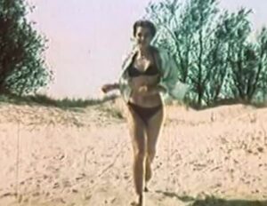 Ирина Алфёрова в купальнике